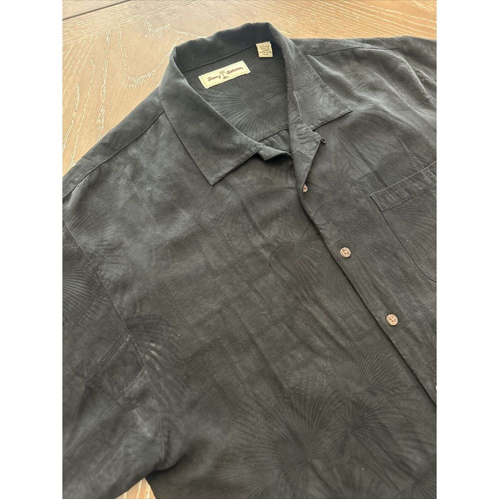 Tommy Bahama LARGE 100% Silk Black Floral Short Sleeve Button Up Shirt EXCELLENT